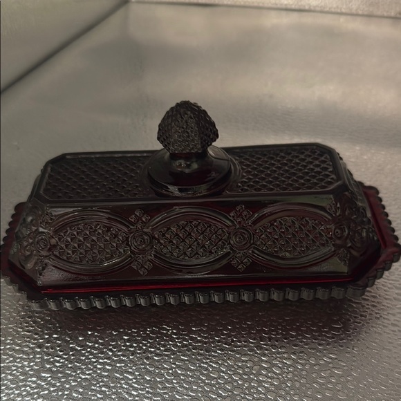 Vintage Avon Cape Cod collection butter dish in ruby red glass - Picture 8 of 12
